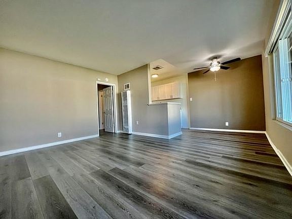4th image of 1812 W Crestwood Ln #2