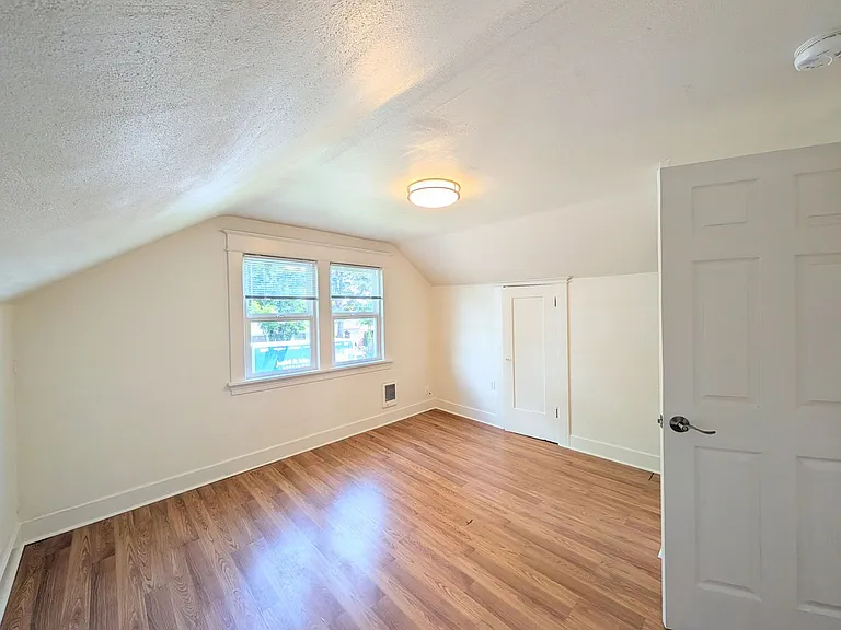1022 Oakes Ave #B — Photo 8