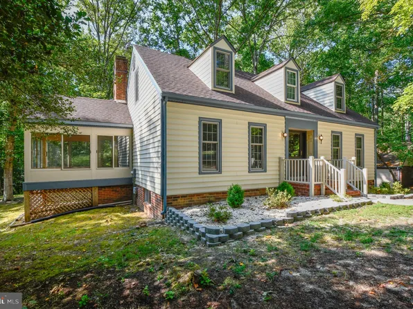 16354 Tinder Dr, Woodford, VA 22580