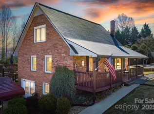 1913 Forest Hill Dr, Lenoir, NC 28645