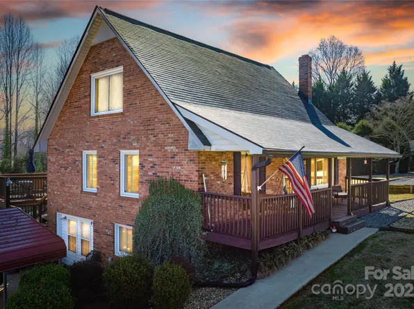 1913 Forest Hill Dr, Lenoir, NC 28645