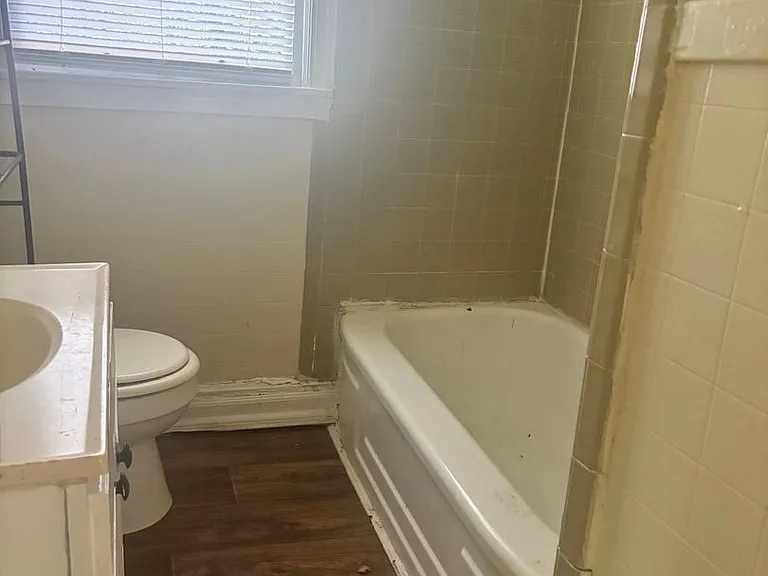 160 Ferguson Dr — Photo 5