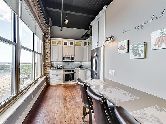 5th image of 540 N Lake Shore Dr APT 723