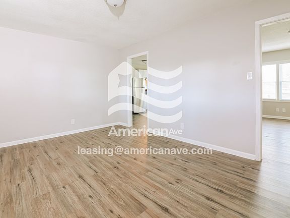 1039394_003_living_room_14102417.jpg