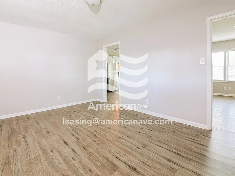 1039394_003_living_room_14102417.jpg