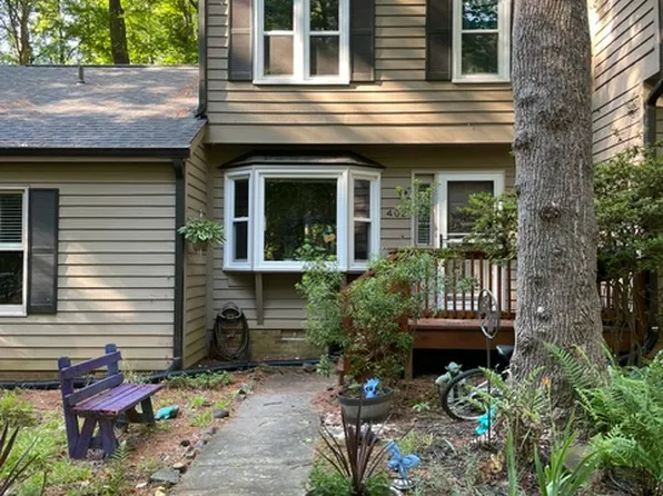 402 Forest Ct, Carrboro, NC 27510