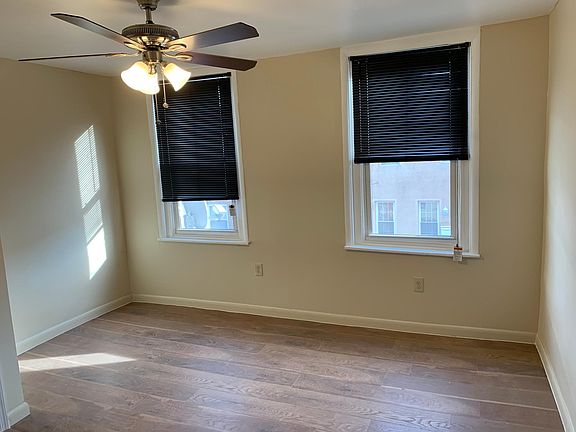 4th image of 2831 Cantrell St