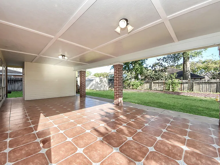15614 Barbarossa Dr — Photo 36