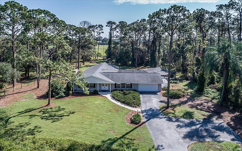 1st image of 109 Cloverleaf Byp