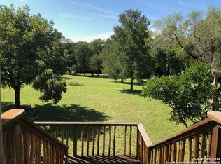 915 Lower Lacoste Rd, Castroville, TX 78009