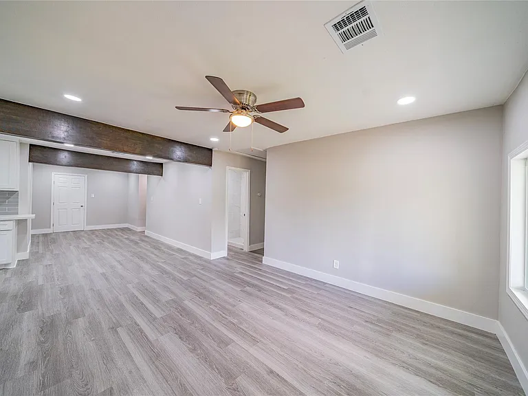 5718 Cherry St — Photo 6
