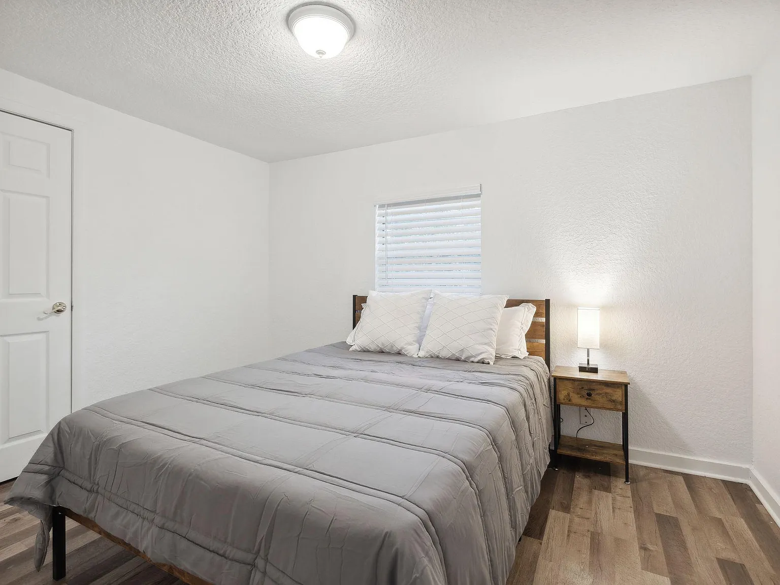 4 bed, 2.0 bath, 1400 sqft, $793 — Photo 1