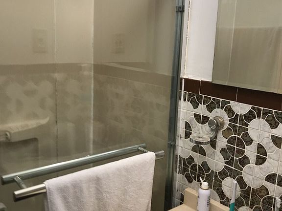 5th image of 17 Columbia Pl APT 3