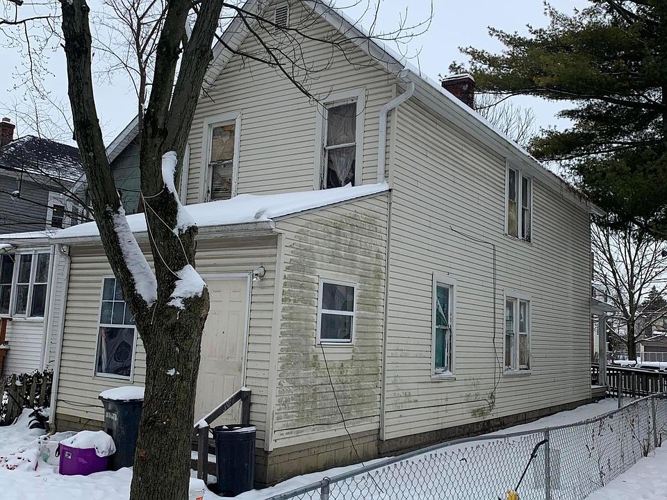 2nd image of 216 S Eureka Ave