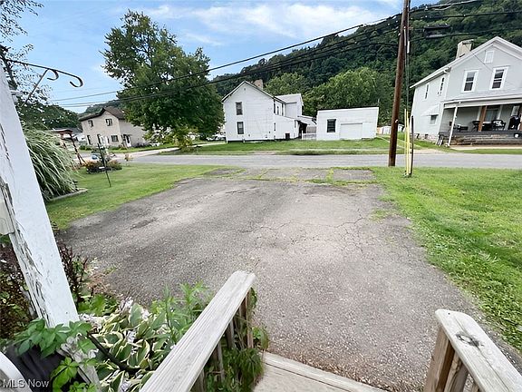 3rd image of 541 Broadway Ave