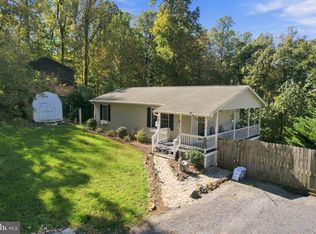 385 Freeze Rd, Linden, VA 22642