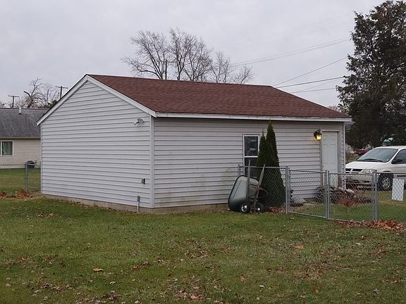 5th image of 8888 Drew St