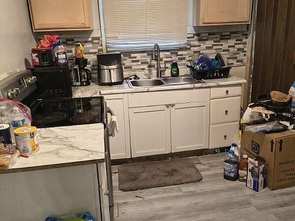 5th image of 16871 Greydale Ave