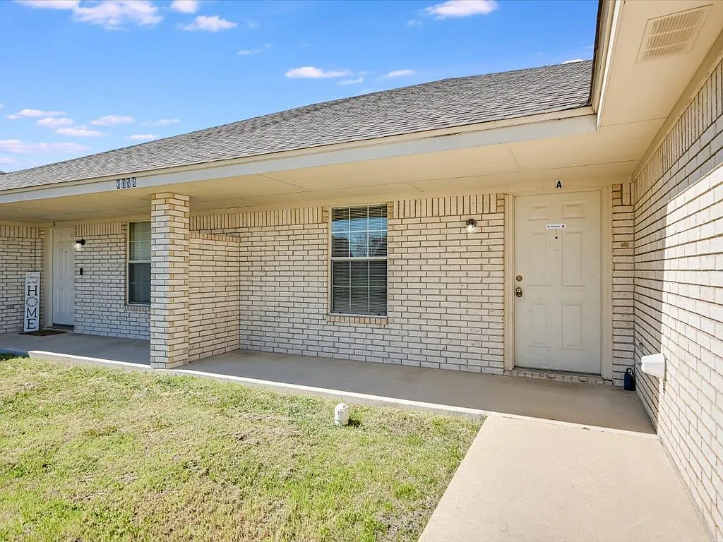 2 bed, 2.0 bath, 1235 sqft, $1,175 — Photo 3