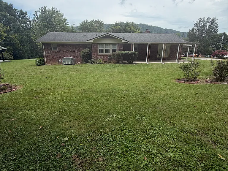 130 Carden Ln — Photo 17