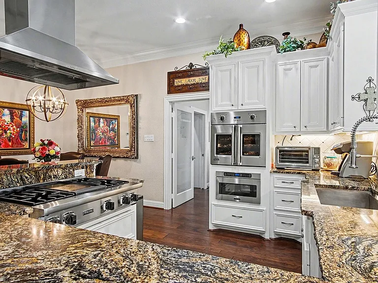 15569 Crown Oaks Dr — Photo 41