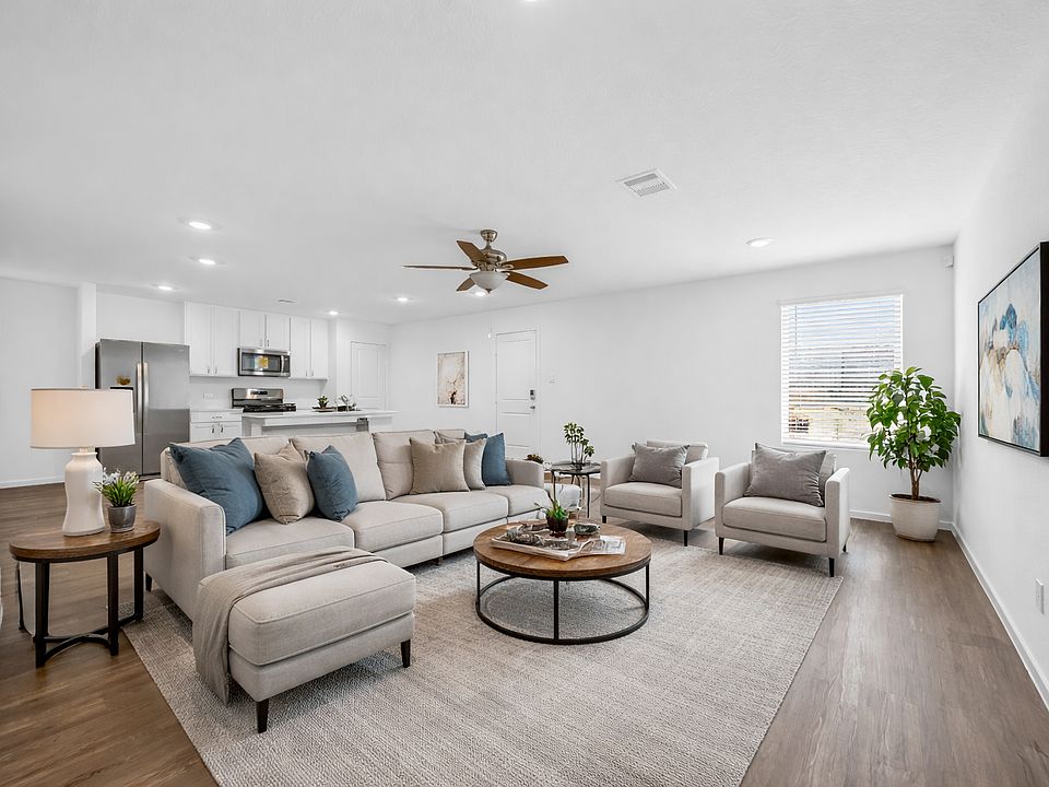 1st image of 40834 Hawthorne Glades St