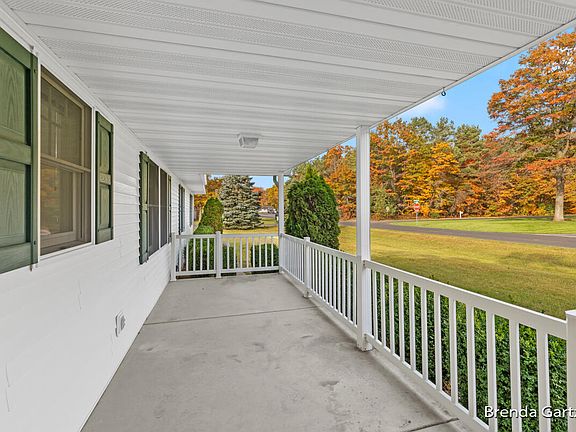 3rd image of 10866 Heights Circle Dr