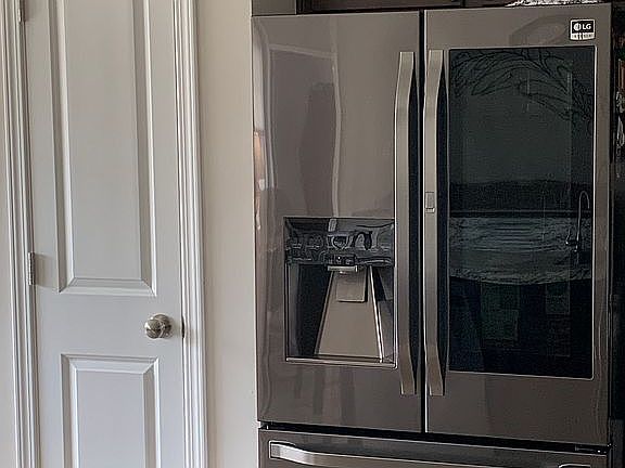 3rd image of 303 White Elm Dr