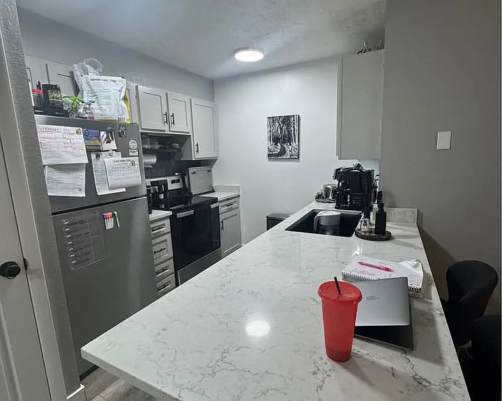 1206 E Waterside Cv #13 — Photo 2