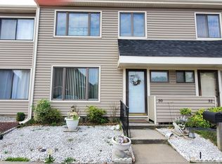 30 Larch Ct, Staten Island, NY 10309