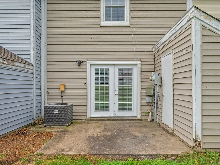 105 Greenland Ct — Photo 23