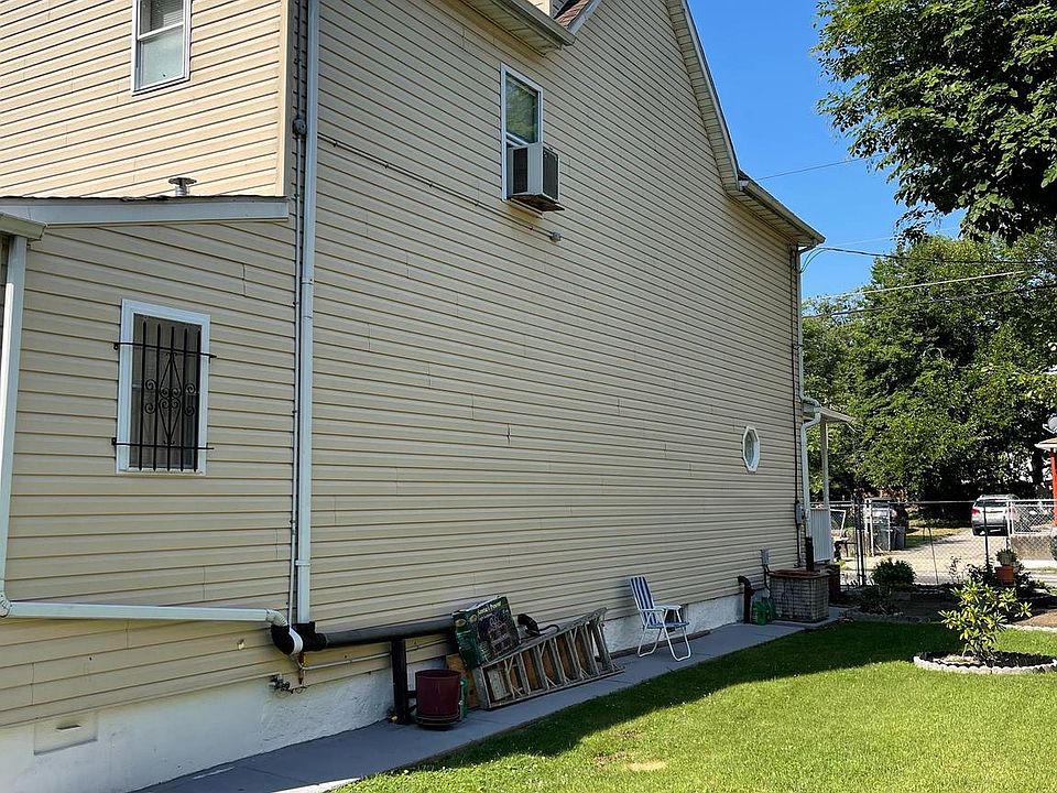 2nd image of 232 S 34th St