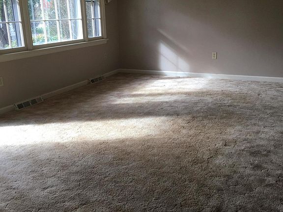 5th image of 253 Hillview Dr