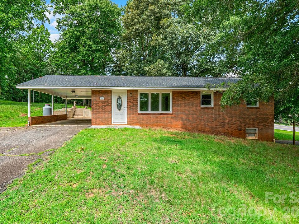 1st image of 382 Wildwood Cir