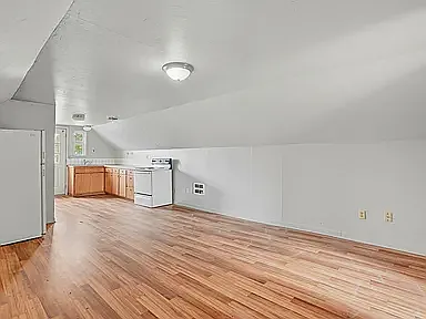 913 E Illinois Ave — Photo 5