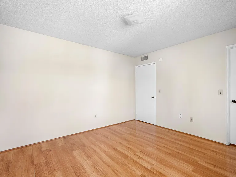 1004 E Garfield Ave #3 — Photo 11