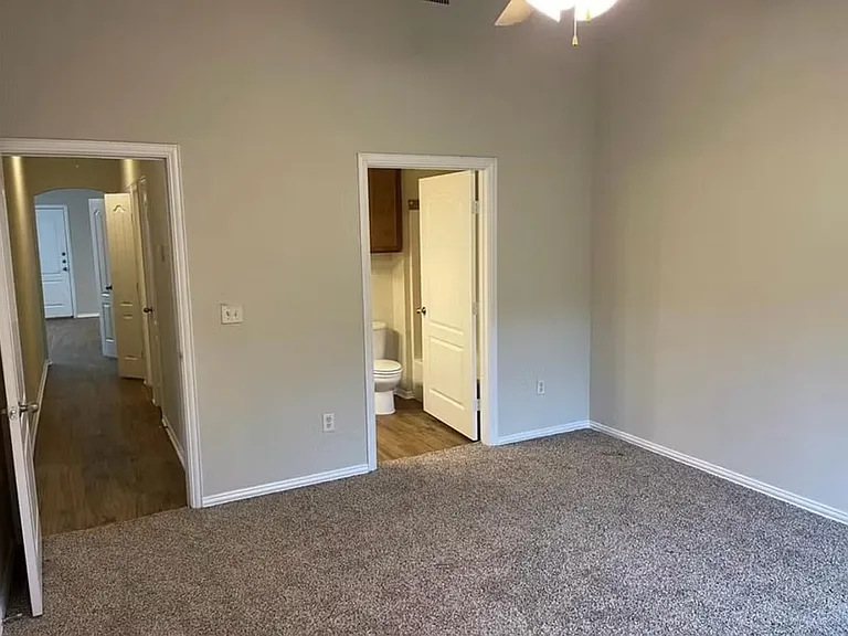 947 Sylvia St — Photo 4