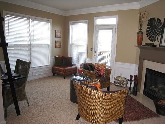 FAMILY RM W/ NEW CARPET