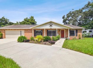 1805 Parkwood Dr, Valrico, FL 33594