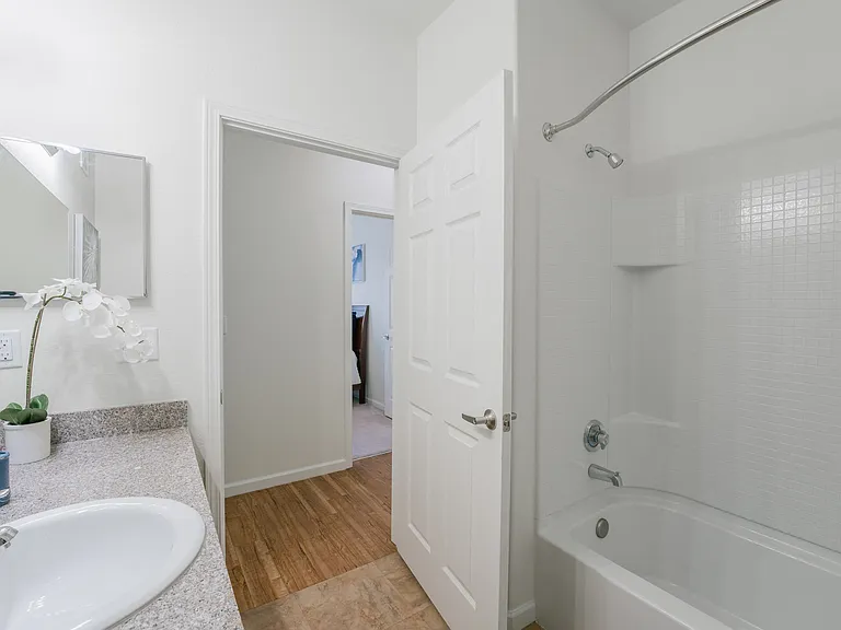 Aldara Apartments — Photo 10