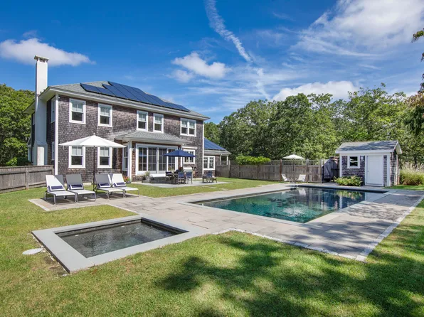 32 S Pond Rd, West Tisbury, MA 02575