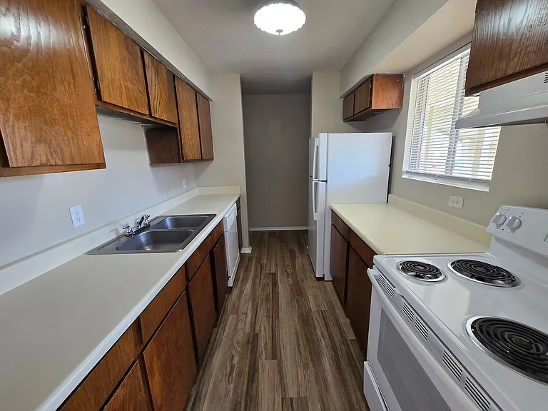 2615 Pecan Knoll St #B — Photo 6