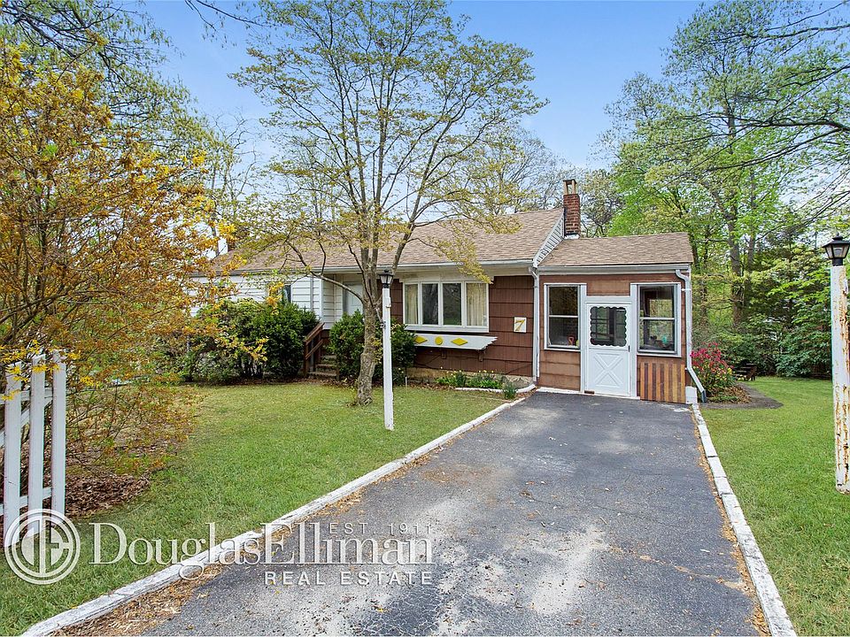 1st image of 7 Nautilus Dr