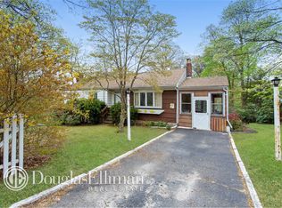 7 Nautilus Dr, Rocky Point, NY 11778
