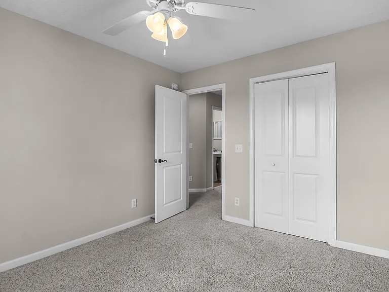 125 Ventura Pl — Photo 35
