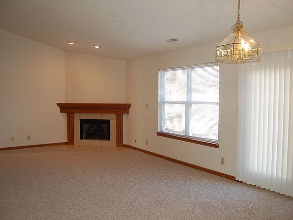 Living room_09182013