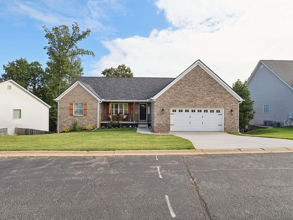 1st image of 731 Waterbrook Ln