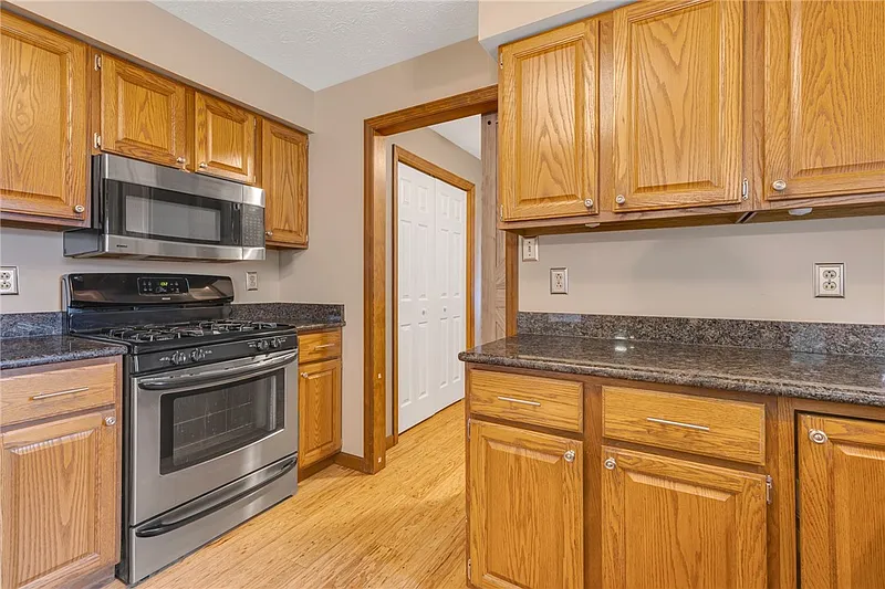 Thumbnail 12