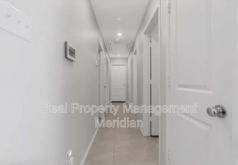 8730 Texas Risinger Dr — Photo 2