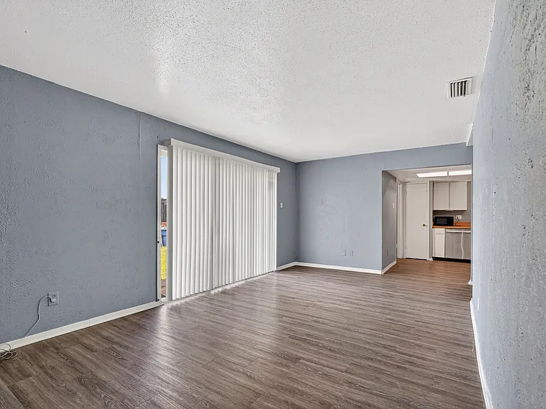1408 Yukon Dr — Photo 3